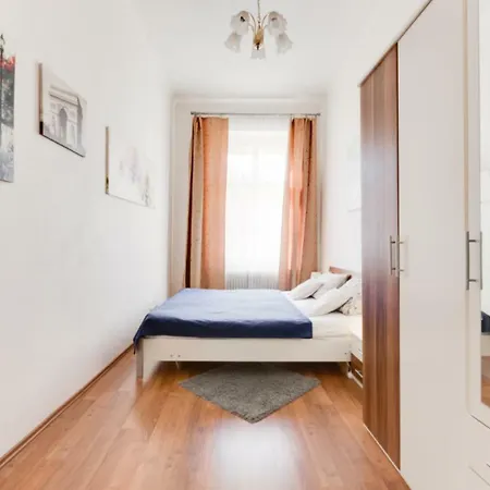 Apartment Spalena 15 Apartman *